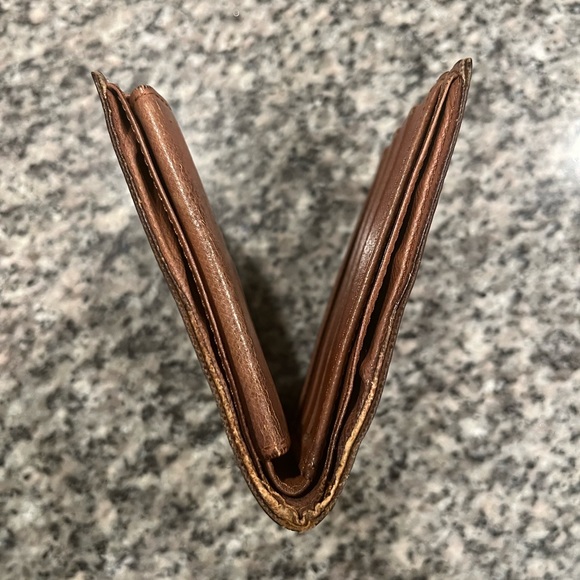 Louis Vuitton bifold wallet - Picture 5 of 10